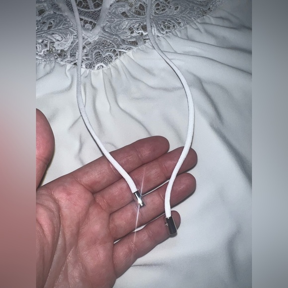 ⭐️White House Black Market⭐️ White Blouse, size Small⭐️ - Picture 12 of 12